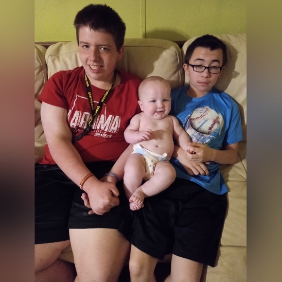 Hey everyone! I sell a variety of things at great prices! Come check me out! ๐ - Picture 9 of 16